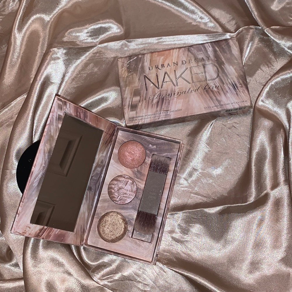 Urban Decay NAKED highlighter palette